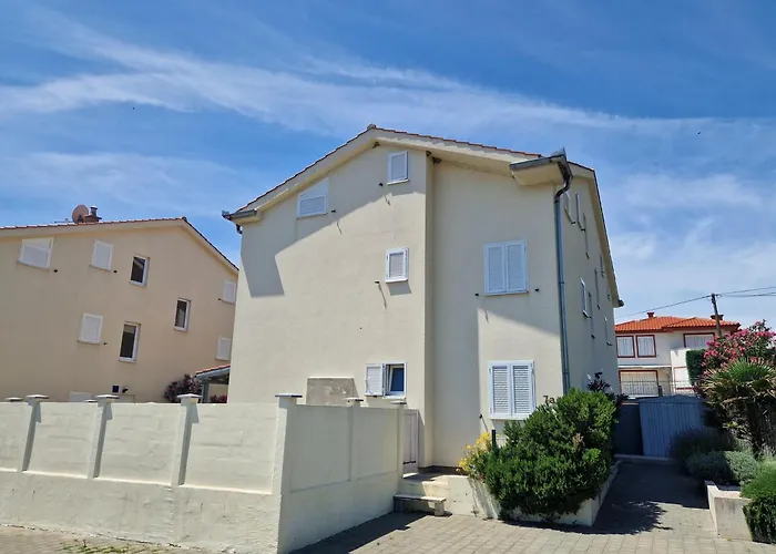 With Parking Space Baska, Krk - 19206 Apartment
